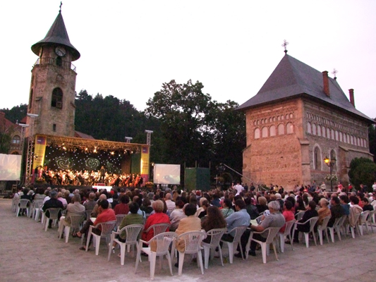 Festivalul International “Vacante Muzicale la Piatra Neamt”