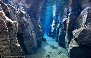 Imagine subacvatica plăcile tectonice Nord Americană şi Euroasiatică